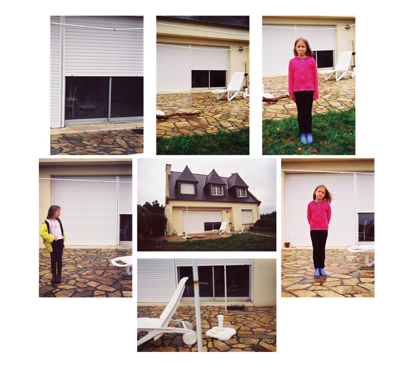 Alix et Adèle devant la maison de Kerzafloc'h, montage de 7 photographies couleurs, Marie-Claire Raoul