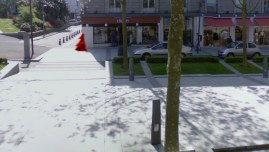 La jeune fille au voile rouge, vue 2, place de la Liberté, Brest