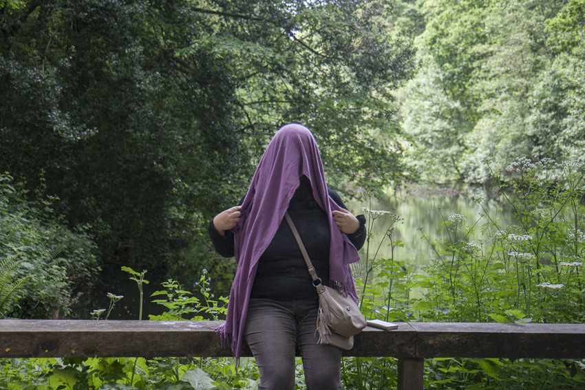 Baya, bois de Keroual, 24 mai 2017, série photographique "Je voudrais aller me promener dans les bois", photographie réalisée par Marie-Claire Raoul lors d'une résidence à l'espace Lcause, Marie-Claire Raoul