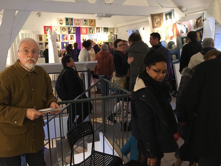 Vernissage de l'exposition "Paroles et images de femmes de Brest à Kiel" le 7 mars 2018 à la maison de La Fontaine à Brest