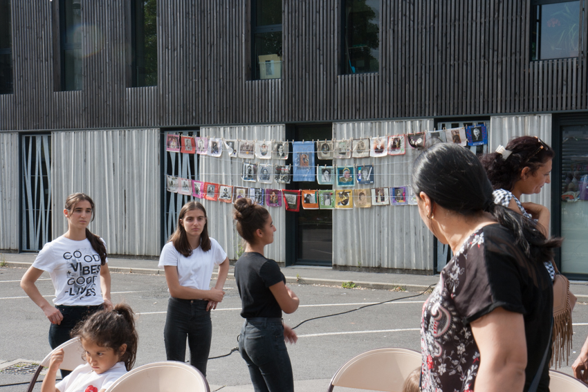 Installation textile "Paroles et images de femmes" à Pontanezen, 30 juin2018, fête du quartier