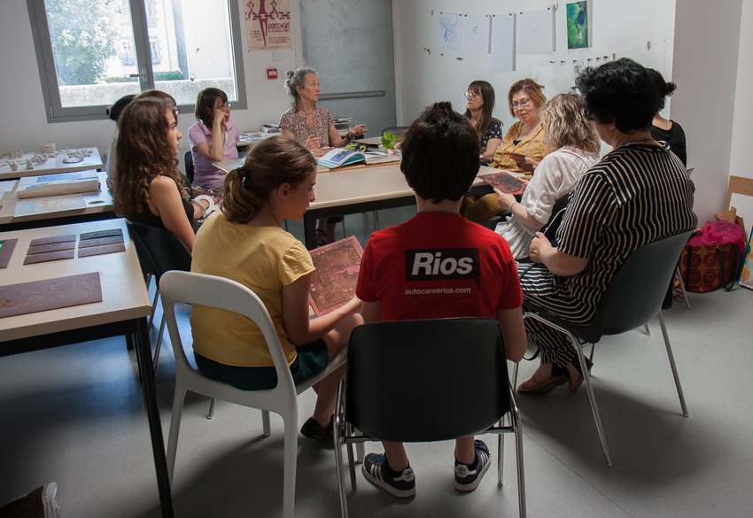 Intervention de l'artiste plasticienne Marie-Michèle Lucas sur la gravure à l'espace Lcause le 5 juillet 2019 dans le cadre de l'atelier [Femmes créatrices, femmes libres !] de Marie-Claire Raoul