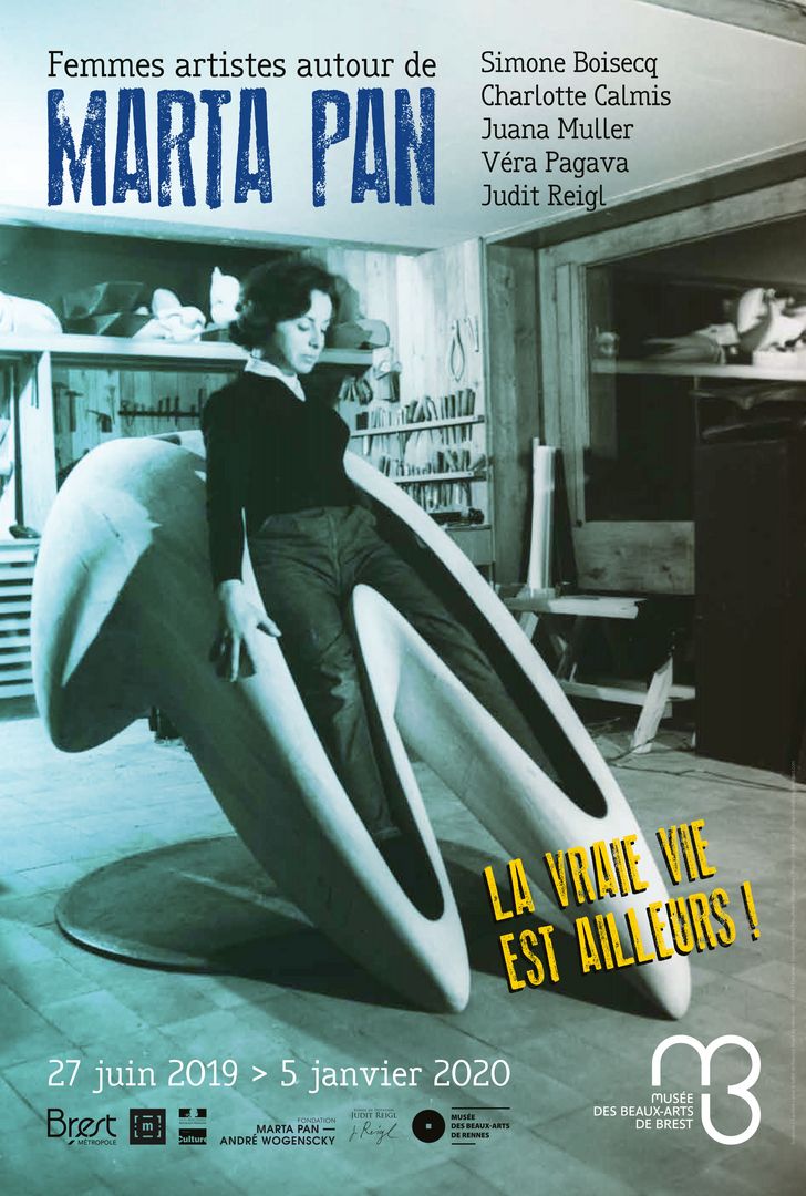 Affiche de l'exposition [La vraie vie est ailleurs] au musee des Beaux-Arts de Brest dans le cadre de l'atelier [Femmes créatrices, femmes libres] de Marie-Claire Raoul