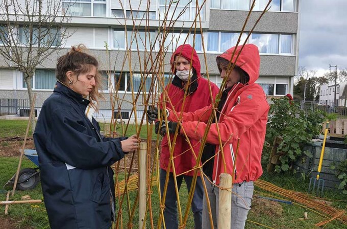 Atelier [Construction végétale] animé par Marie-Claire Raoul pour la Pépinière de solidrités étudiante PepSE