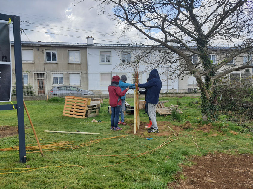 Atelier [Construction végétale] animé par Marie-Claire Raoul pour la Pépinière de solidrités étudiante PepSE