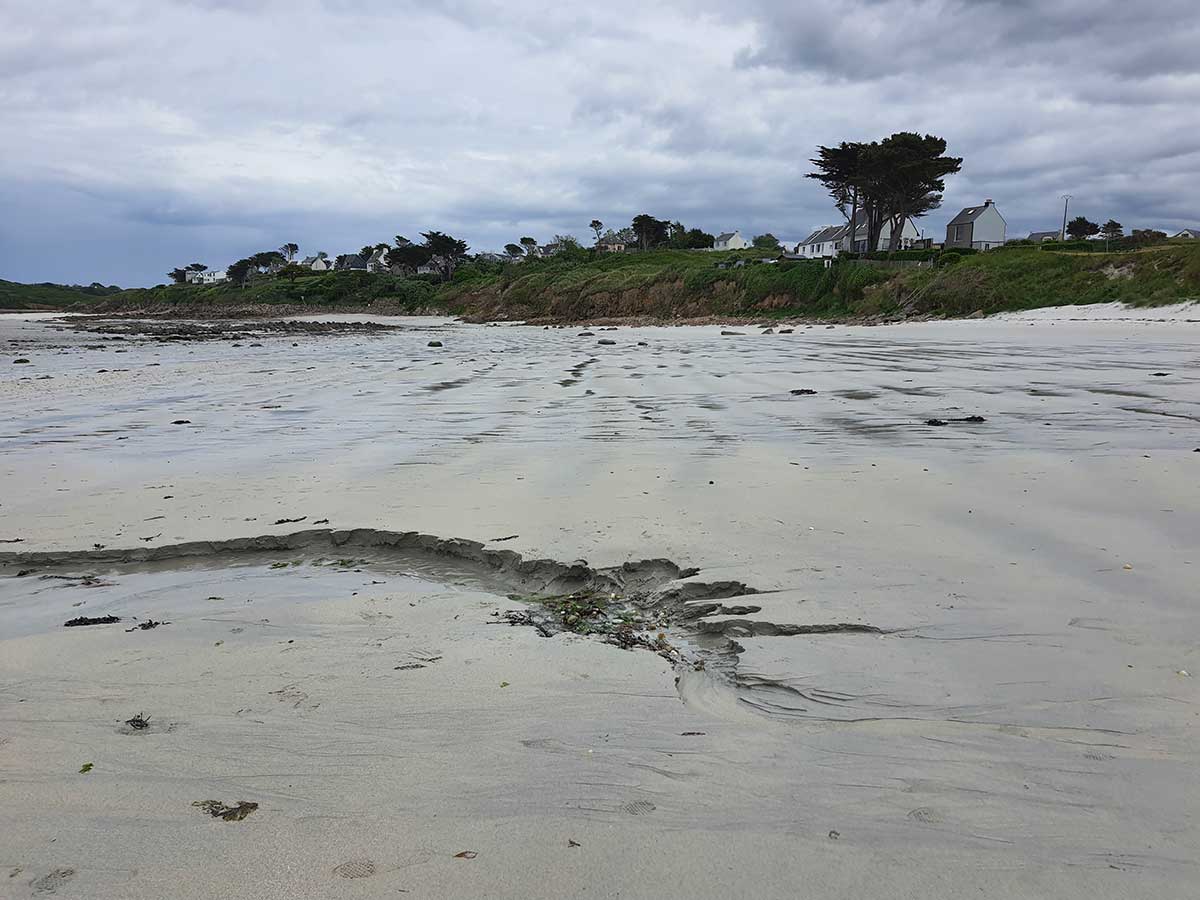 La résurgence sur la plage de Korn ar Gazel, 18 mai 2022, Marie-Claire Raoul