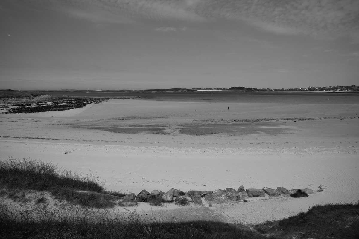 La résurgence sur la plage de Korn ar Gazel, vue du haut des dunes, 2 juin 2022, Marie-Claire Raoul